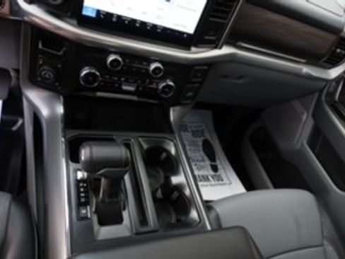 Used 2025 Ford F150 Lariat w/ Equipment Group 501A Mid image 13