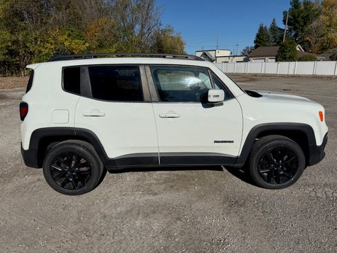 Used 2017 Jeep Renegade Altitude image 6