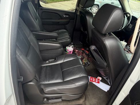 Used 2008 Chevrolet Suburban LTZ w/ LTZ Preferred Equipment Group image 5