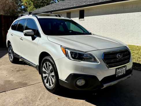 Used 2017 Subaru Outback 3.6R Touring w/ Popular Package #5A image 9