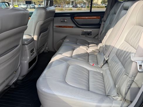 Used 2005 Lexus LX 470 4WD image 13