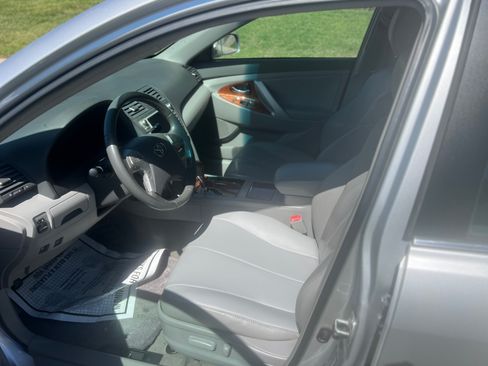Used 2010 Toyota Camry Hybrid FWD image 18