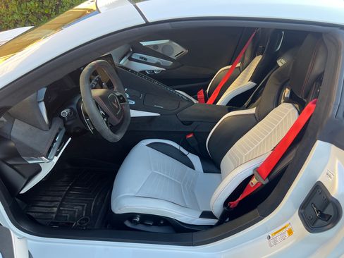 Used 2023 Chevrolet Corvette Stingray Premium Cpe RWD image 9