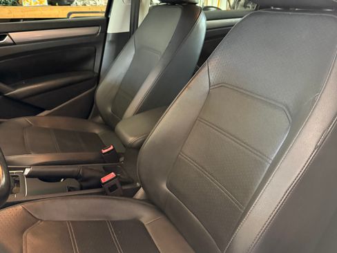 Used 2014 Volkswagen Passat 1.8T Wolfsburg Edition image 14
