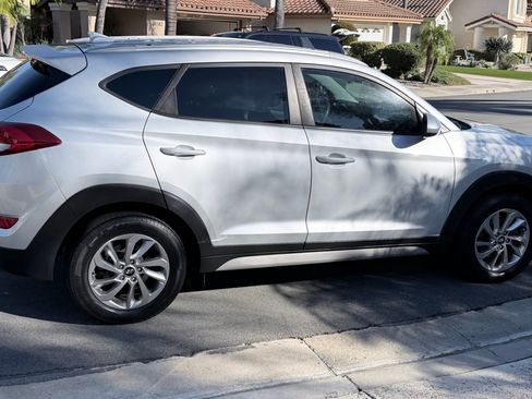 Used 2018 Hyundai Tucson SEL image 1