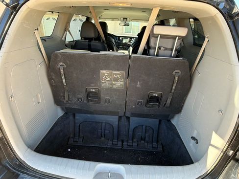Used 2017 Kia Sedona LX w/ LX Essentials Premium Package FWD image 9