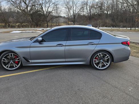 Used 2023 BMW M550i xDrive w/ Executive Package image 6
