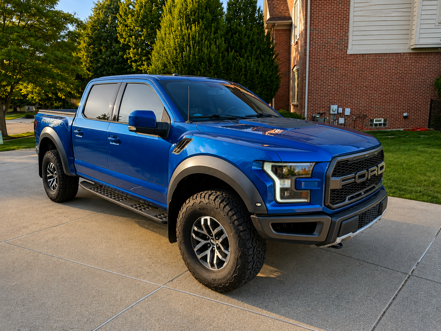 Used 2018 Ford F150 Raptor w/ Equipment Group 802A Luxury AWD/4WD image 2
