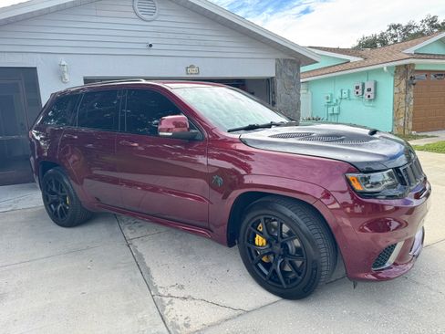 Used 2018 Jeep Grand Cherokee Trackhawk image 2