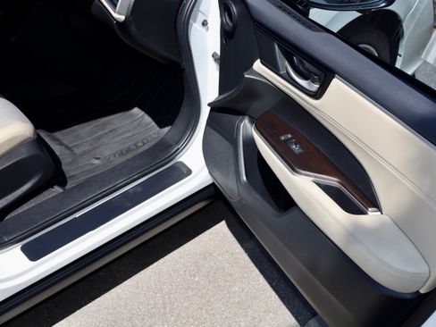 Used 2018 Honda Clarity Plug-In Hybrid image 16