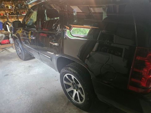 Used 2013 Chevrolet Tahoe LTZ AWD/4WD image 16
