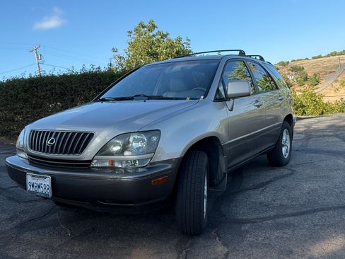 Used 1999 Lexus RX 300 4WD image 1