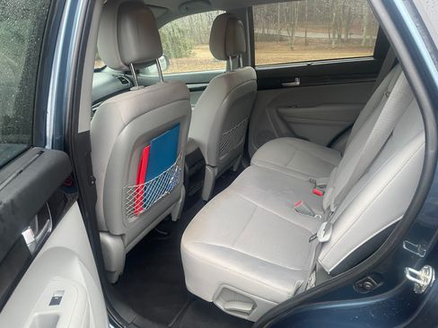 Used 2014 Kia Sorento LX image 5