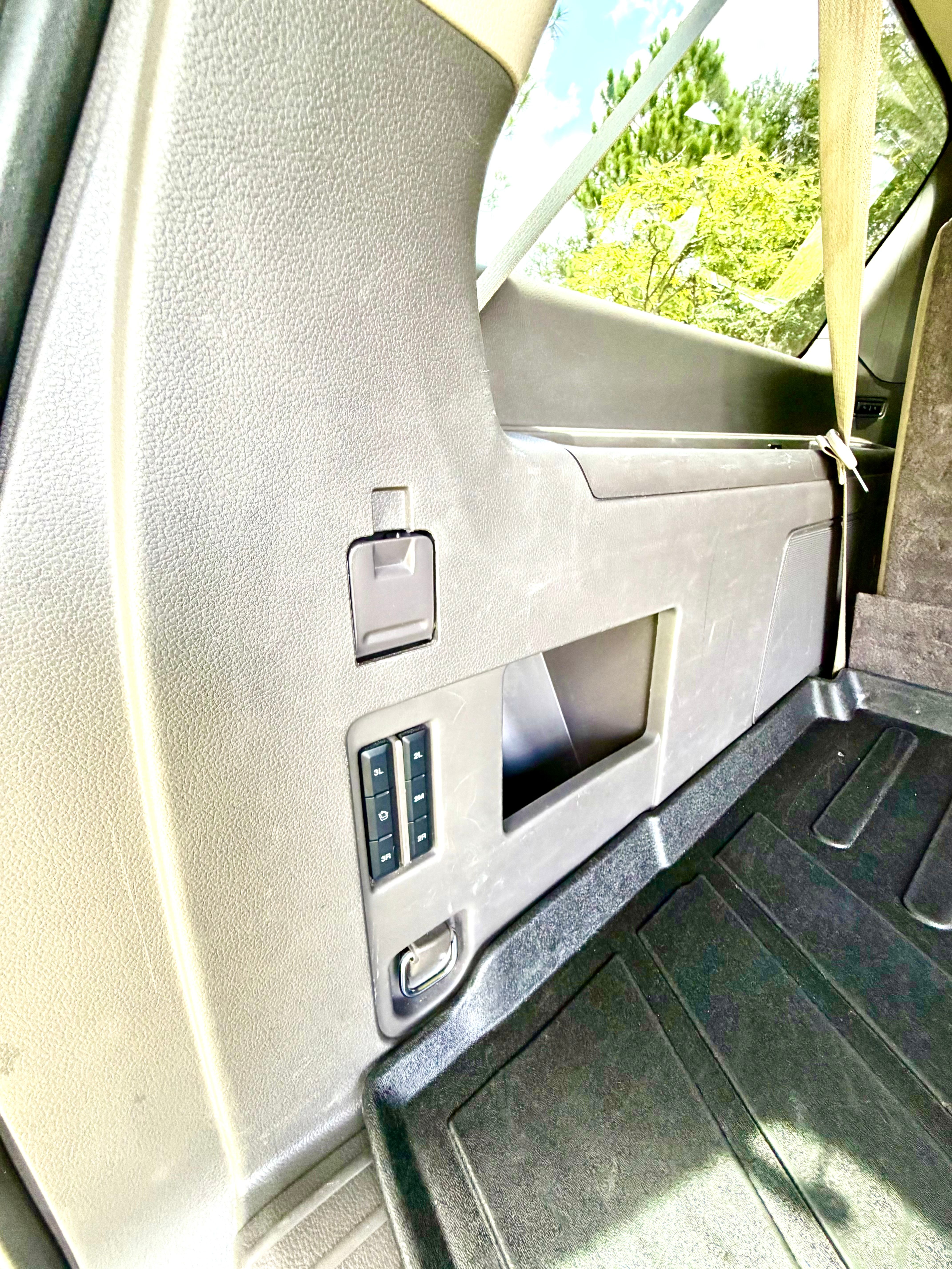 Used 2018 Ford Expedition Max Limited RWD image 22