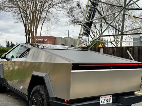 Used 2025 Tesla Cybertruck AWD Crew Cab image 13