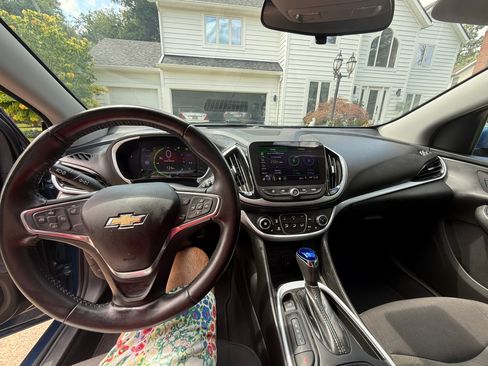 Used 2019 Chevrolet Volt LT w/ LT Driver Confidence Package FWD image 18