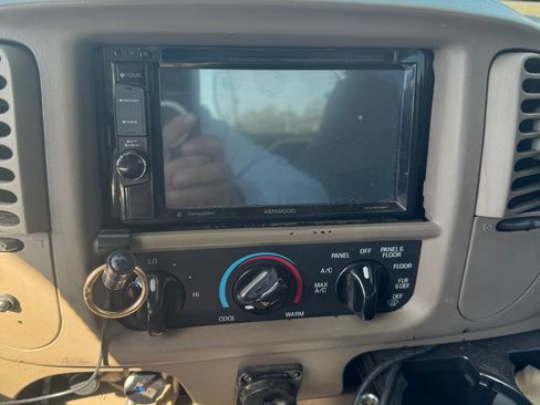 Used 2001 Ford F150 2WD SuperCrew image 8