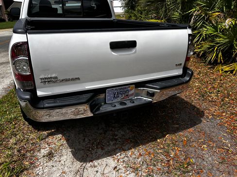 Used 2015 Toyota Tacoma 4x4 Access Cab V6 w/ TRD Off-Road Package image 6