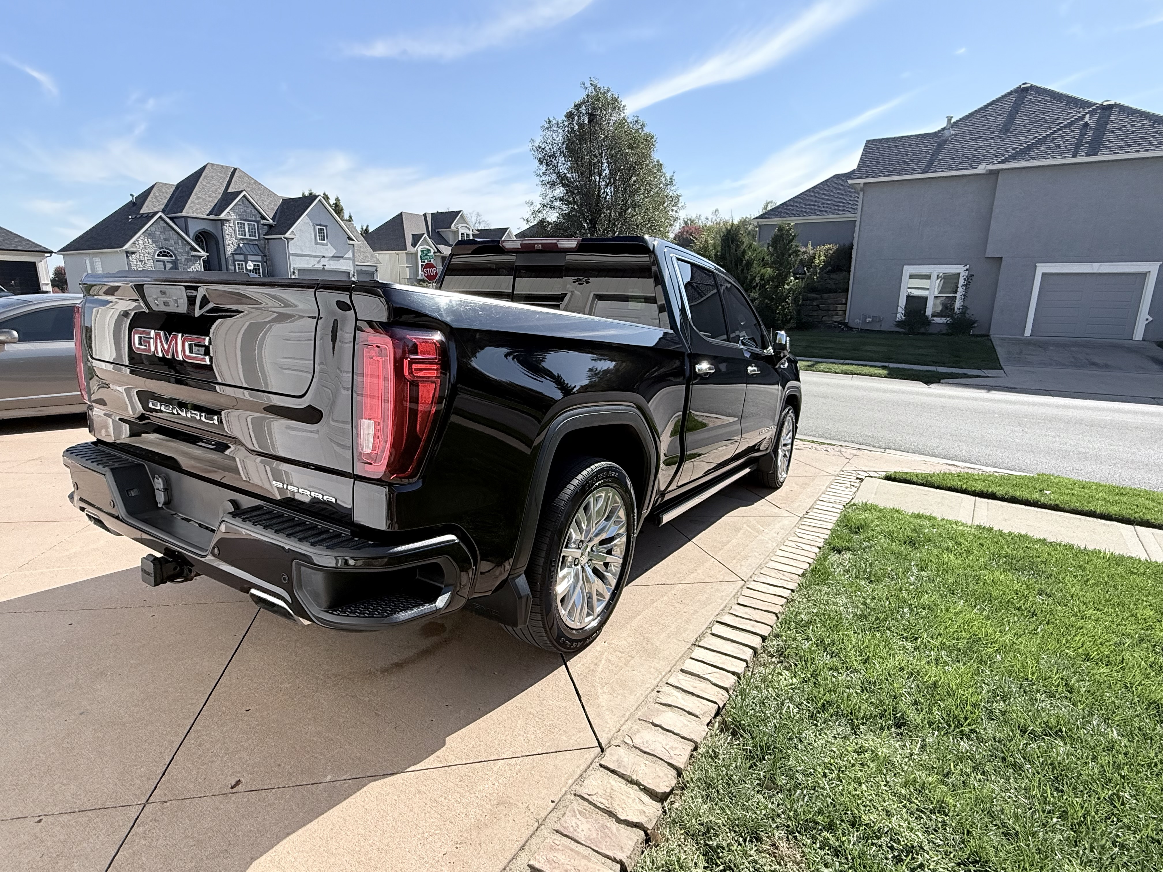 Used 2019 GMC Sierra 1500 Denali w/ Denali Ultimate Package AWD/4WD image 6