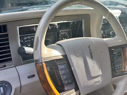 Used 2013 Lincoln Navigator 4WD w/ HD Trailer Tow Pkg image 11