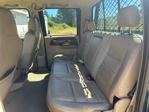 Used 2005 Ford F350 Lariat AWD/4WD image 16