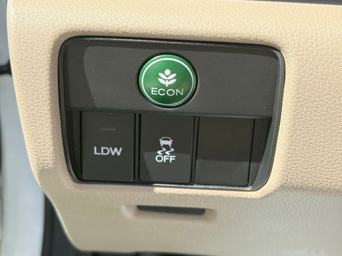 Used 2014 Honda Accord Touring image 11