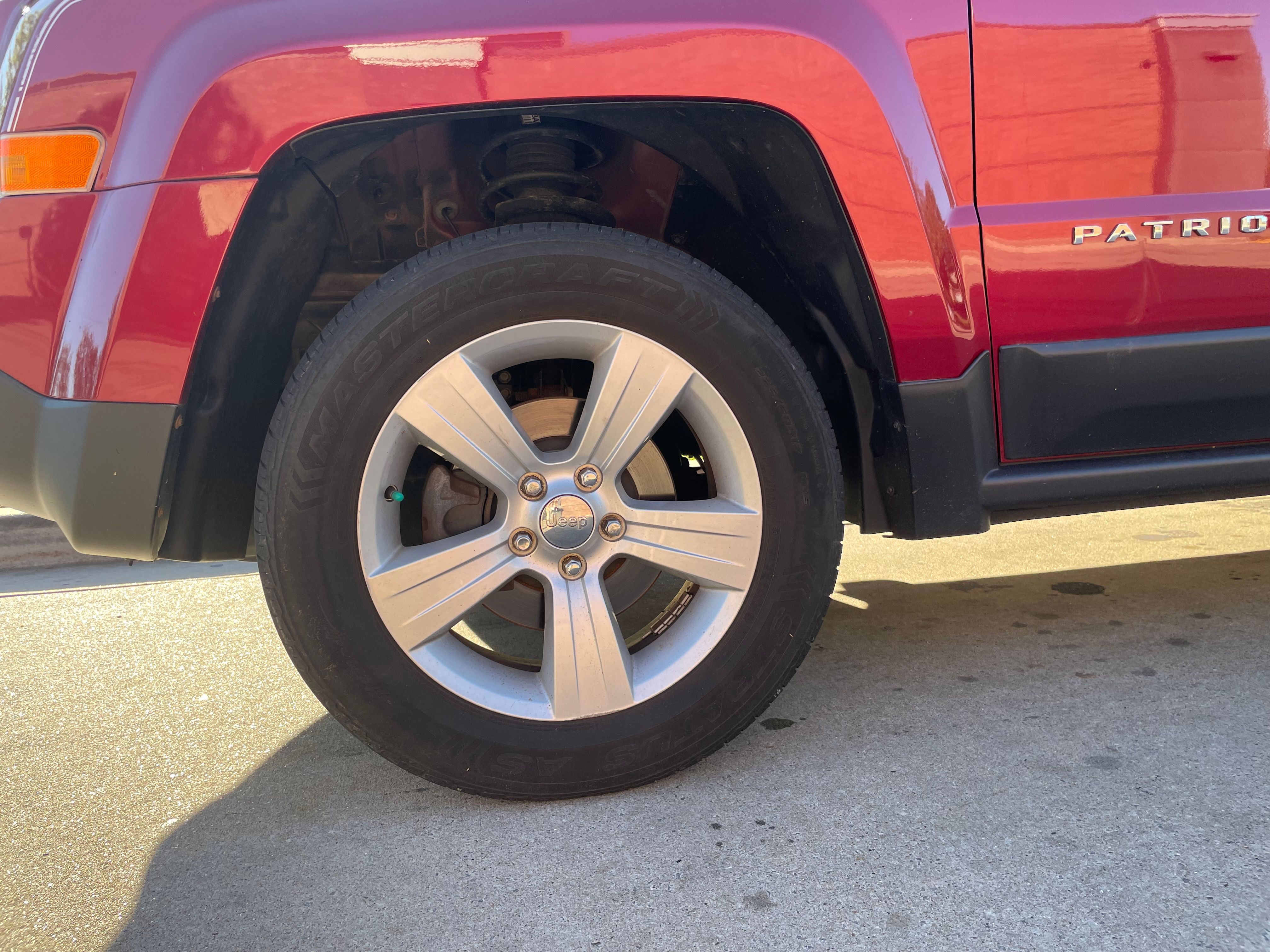 Used 2015 Jeep Patriot Latitude AWD/4WD image 9
