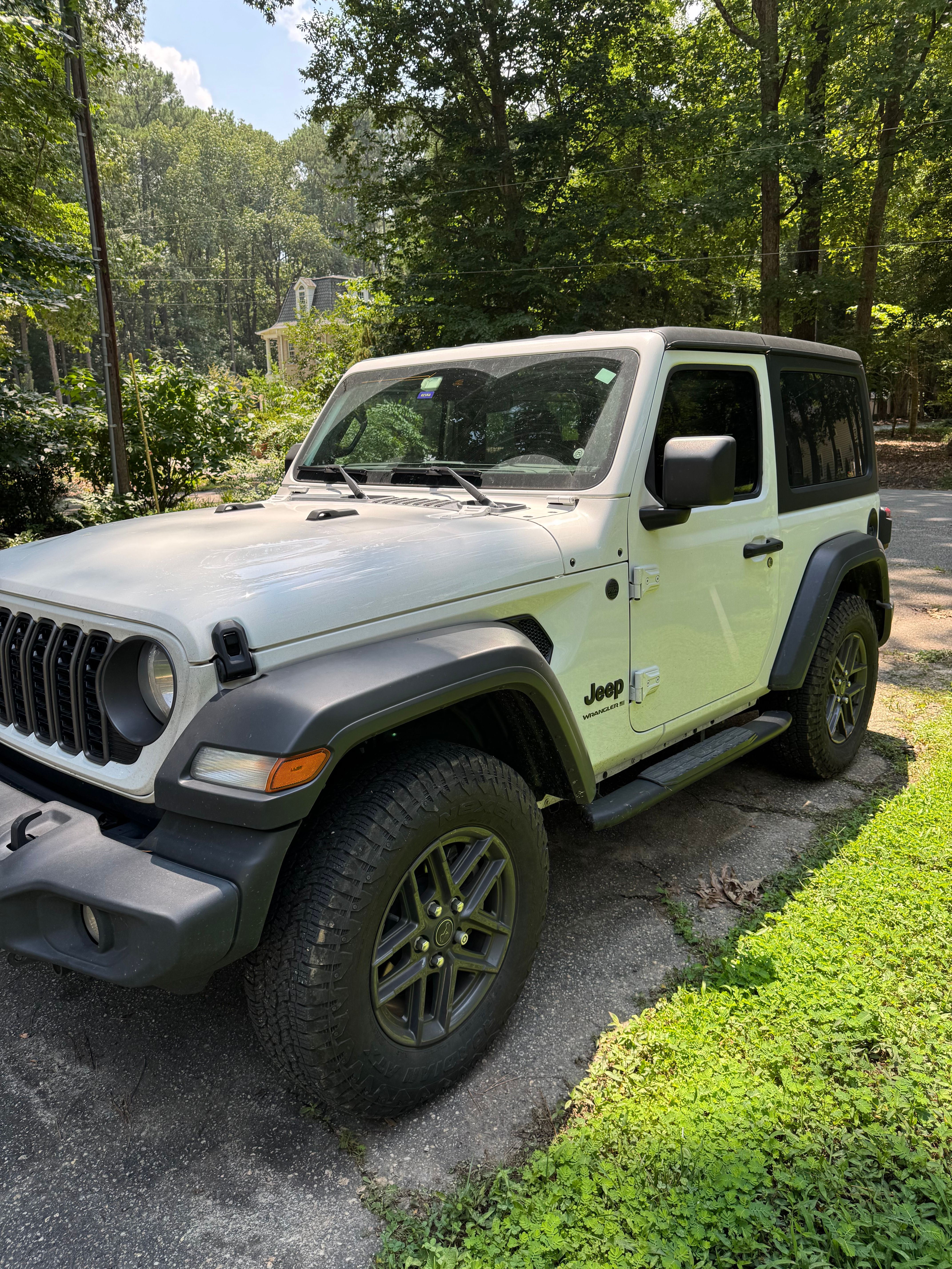Used 2024 Jeep Wrangler Sport AWD/4WD image 1