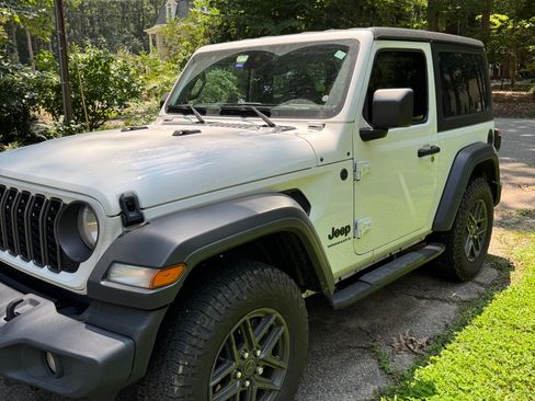 Used 2024 Jeep Wrangler Sport AWD/4WD image 1