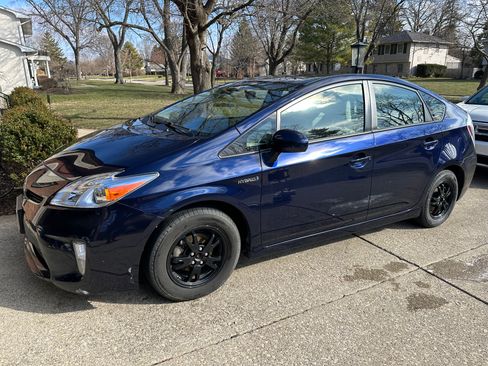 Used 2013 Toyota Prius Three image 2