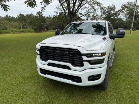 Used 2026 RAM 2500 Big Horn AWD/4WD image 4