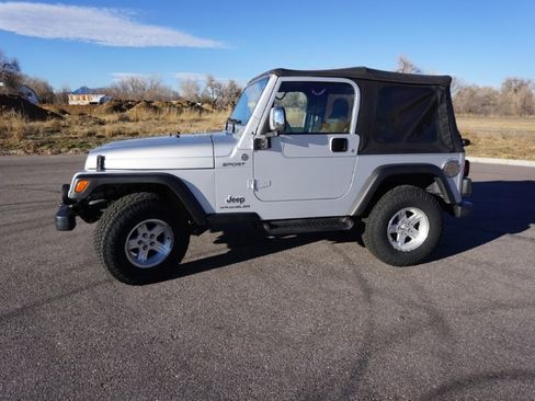 Used 2006 Jeep Wrangler Sport w/ 30" Tire & Wheel Group image 2