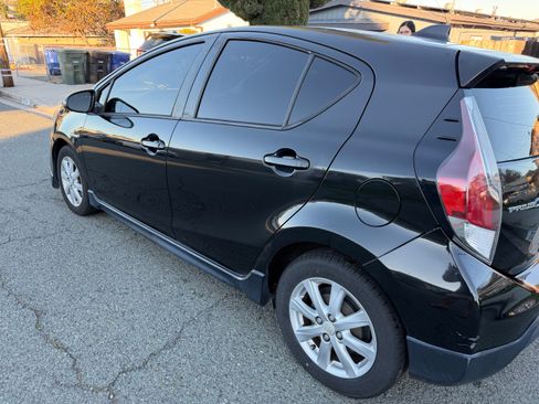 Used 2017 Toyota Prius C Four image 4