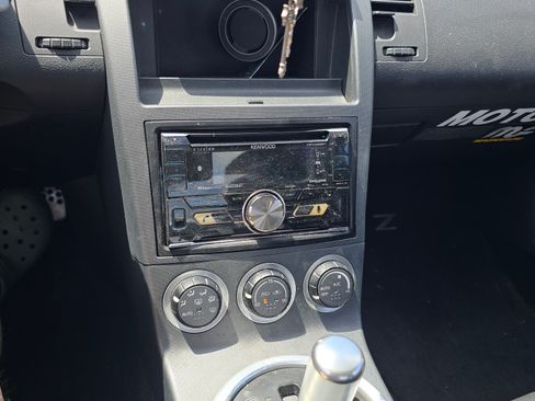 Used 2003 Nissan 350Z Touring image 8