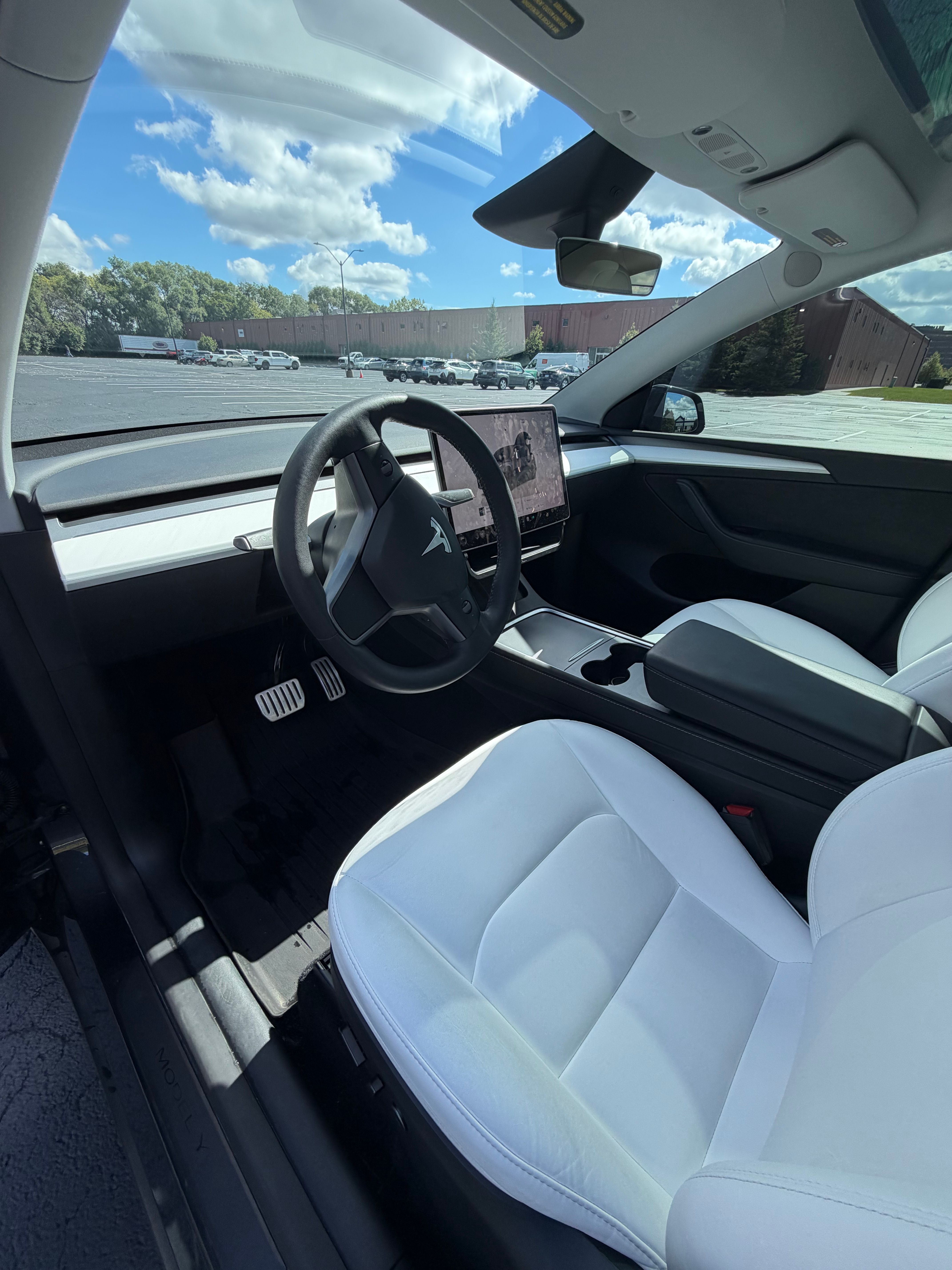 Used 2024 Tesla Model Y Performance AWD/4WD image 9