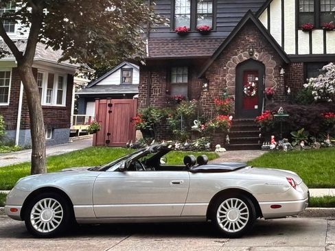 Used 2005 Ford Thunderbird Deluxe image 5