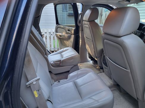 Used 2007 Chevrolet Tahoe LTZ w/ LTZ Preferred Equipment Group image 8