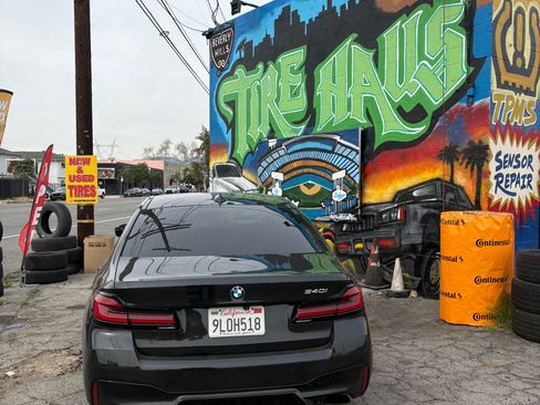 Used 2021 BMW 540i w/ M Sport Package image 5