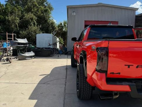 Used 2024 Toyota Tacoma TRD Off-Road image 2