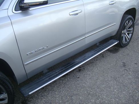 Used 2019 GMC Yukon XL Denali w/ Denali Ultimate Package image 13