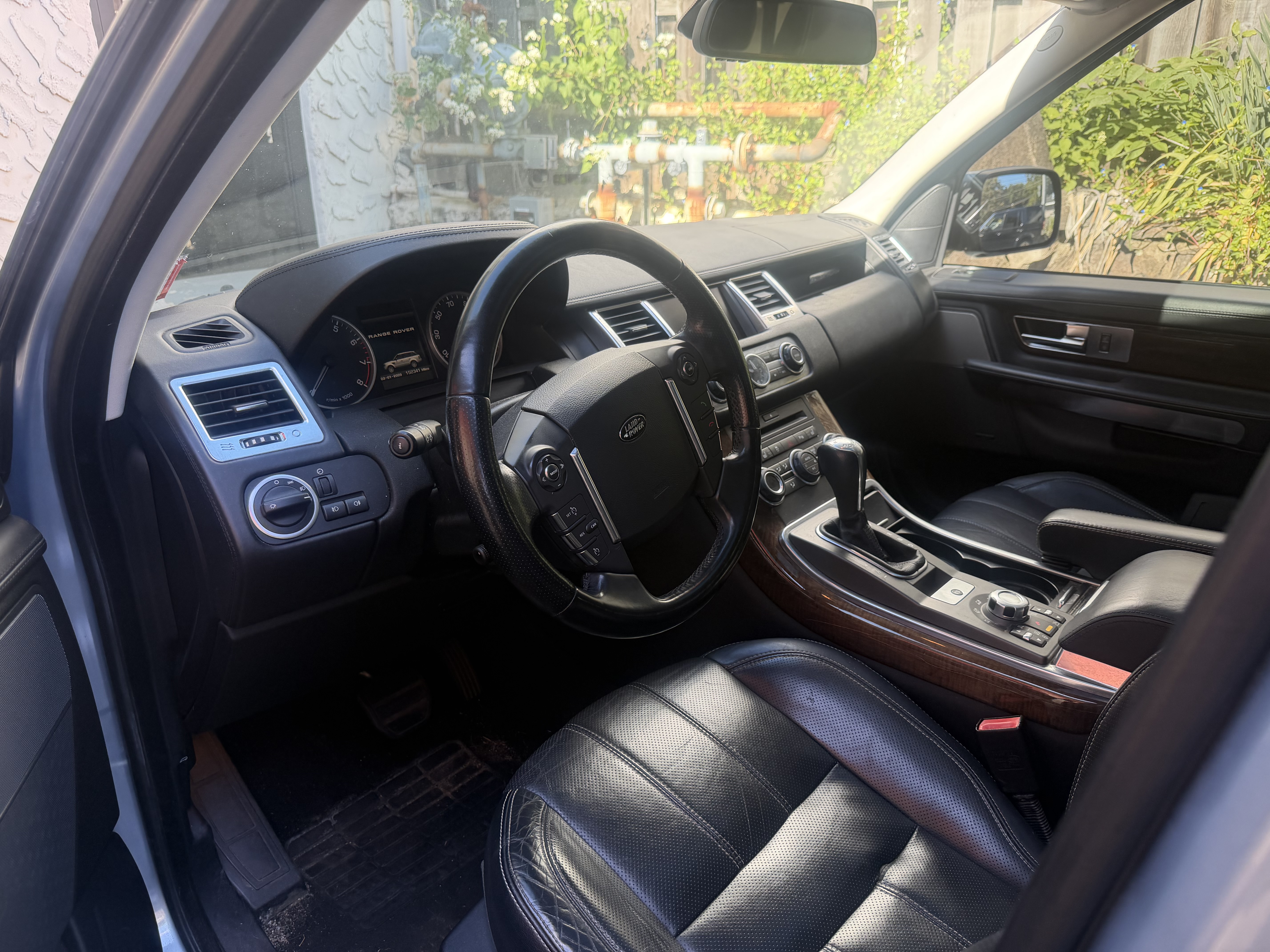 Used 2011 Land Rover Range Rover Sport HSE LUX AWD/4WD image 6