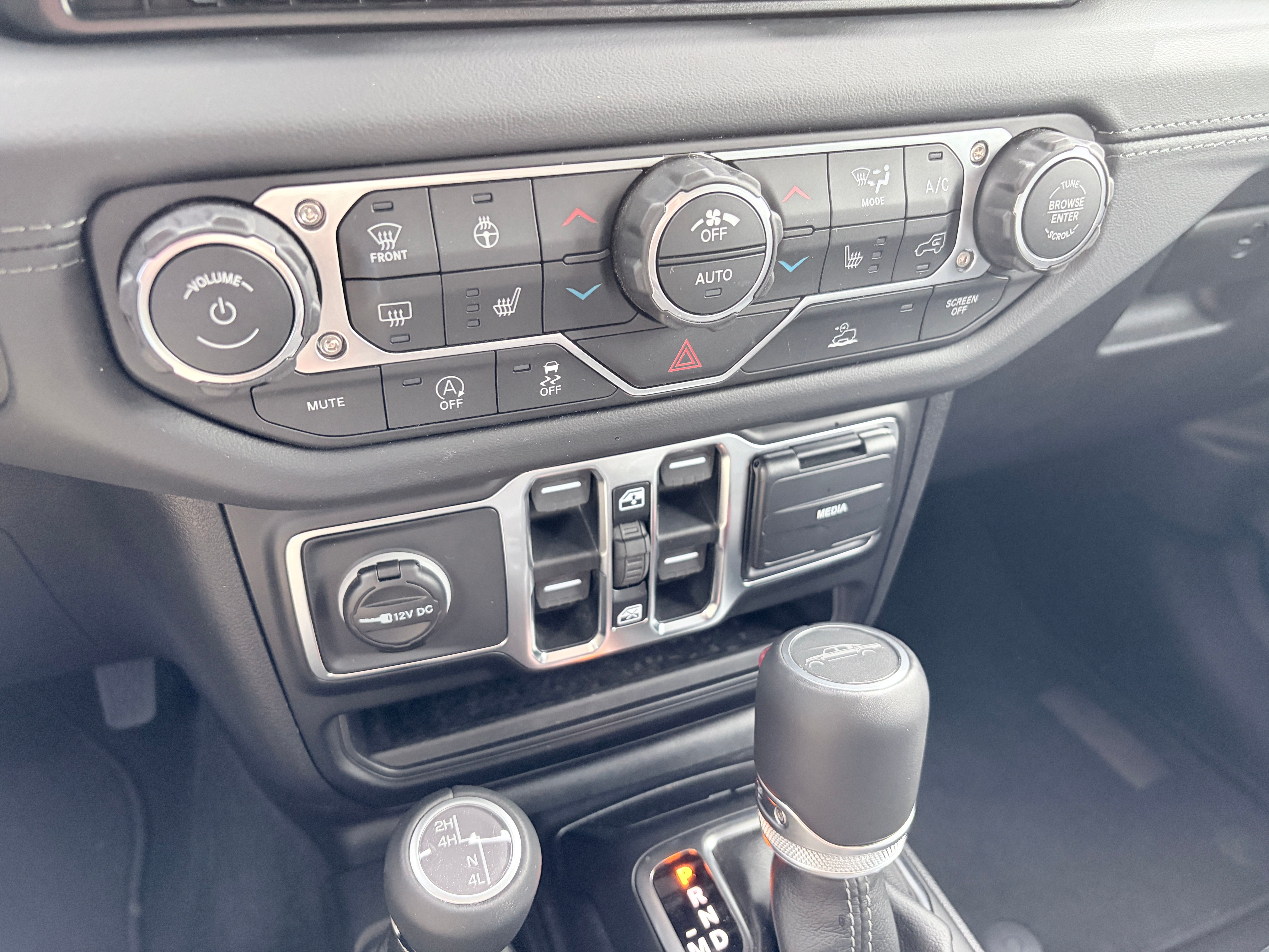 Used 2026 Jeep Gladiator Sport AWD/4WD image 18