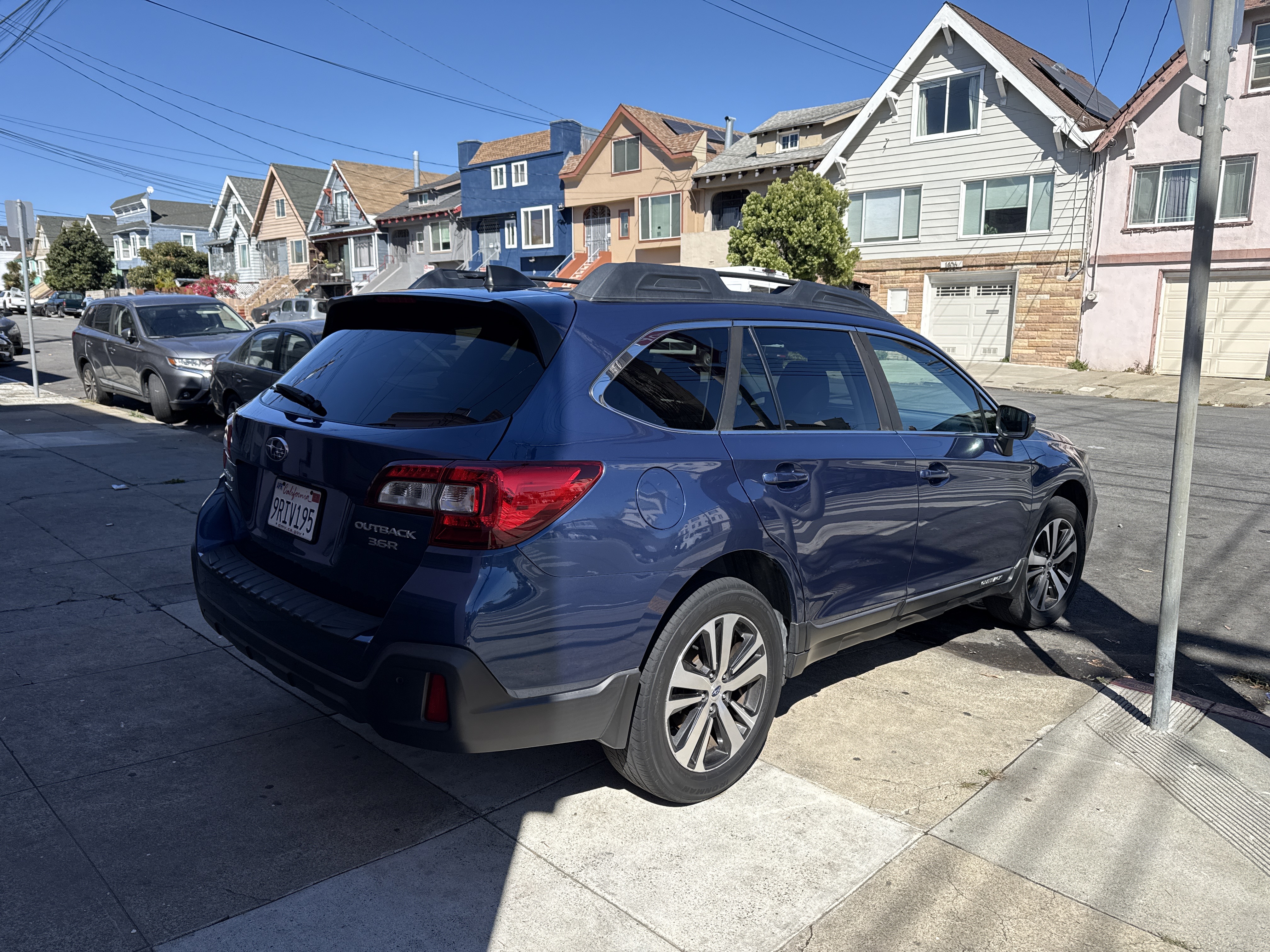 Used 2019 Subaru Outback 3.6R Limited w/ Popular Package #2 AWD/4WD image 2