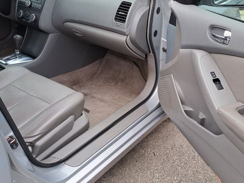 Used 2010 Nissan Altima 2.5 S image 12