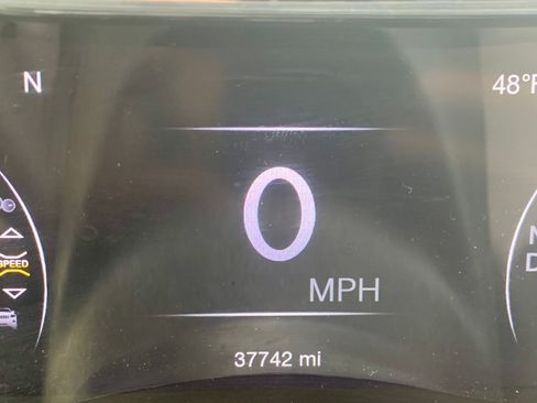 Used 2020 Jeep Grand Cherokee Altitude image 32