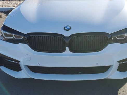 Used 2017 BMW 530i image 2
