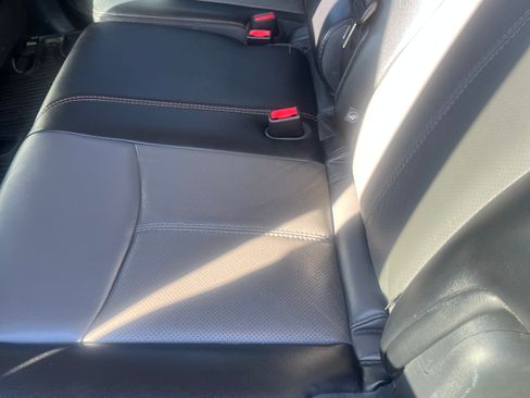 Used 2020 Nissan Pathfinder SL image 17