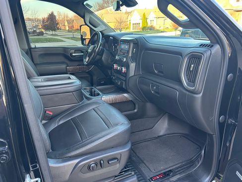 Used 2021 GMC Sierra 2500 Denali w/ Denali Black Diamond Edition image 19