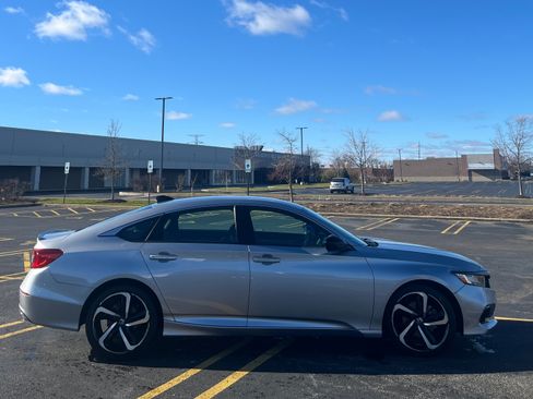 Used 2021 Honda Accord Sport image 2