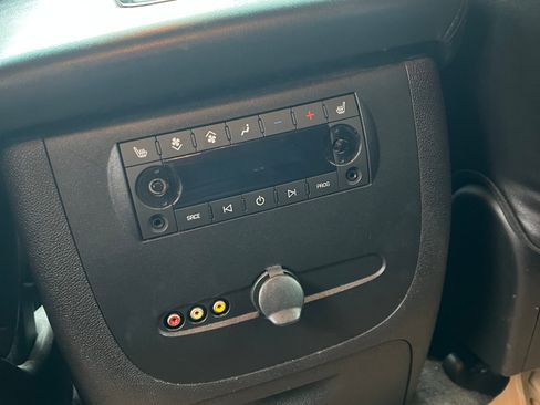 Used 2010 GMC Yukon Denali image 18